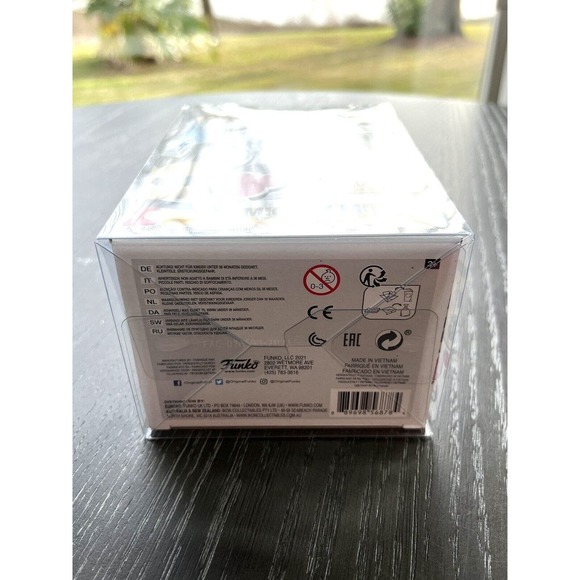 Funko Pop Mickey Mouse with Ice Cream Bar Hot Topic Disney 1075 w/Protector - Picture 5 of 7